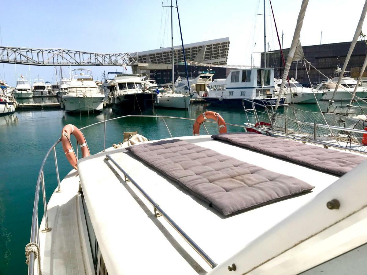 Boat Yacht Barcelona Hotell Sant Adrià de Besòs Exteriör bild